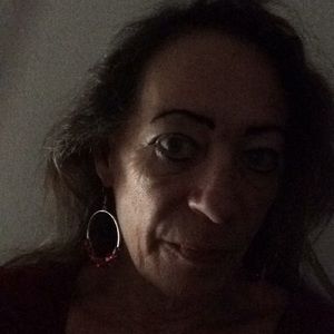 Meet your Posher, Pam